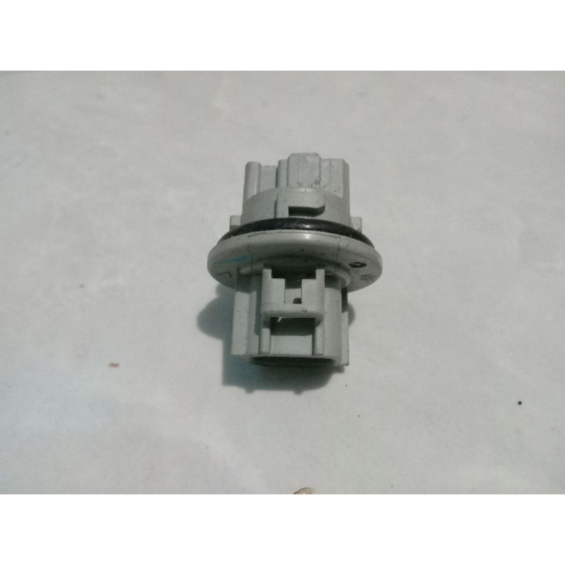 soket lampu sein depan Toyota Innova reborn