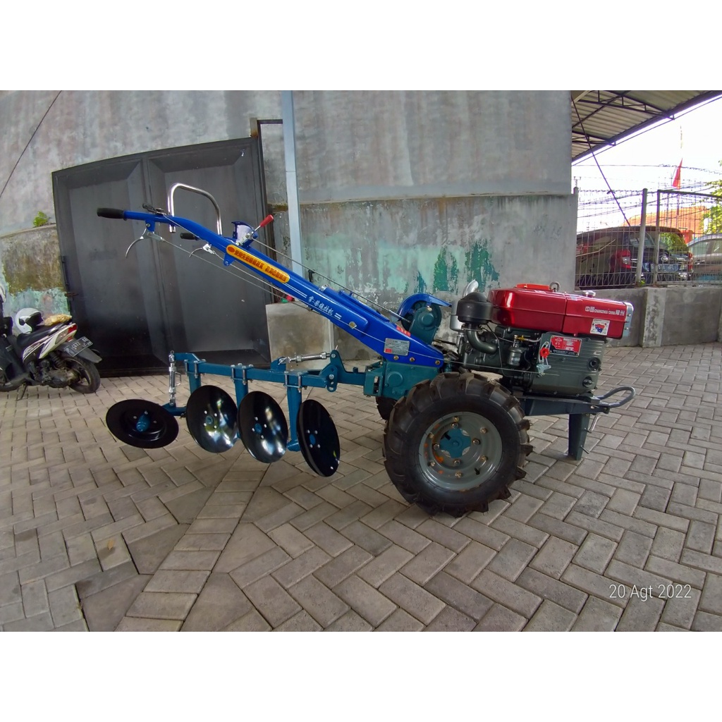 Satu Set Disc Plough 3 Singkal / Bajak Piringan Cakram Parabola Beserta Traktor DF151