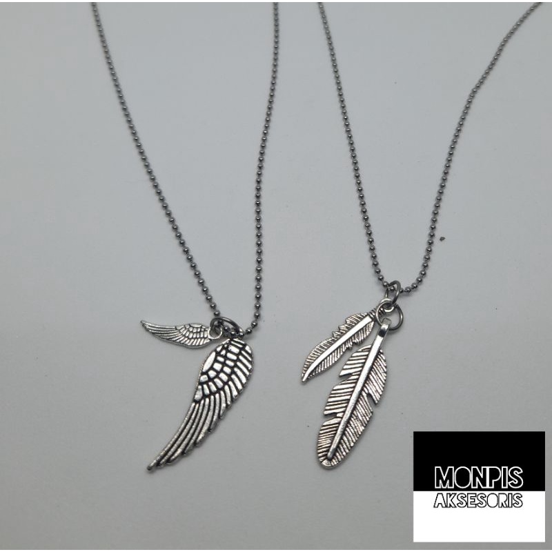 Kalung liontin sayap dan bulu Kalung Besi putih pria wanita