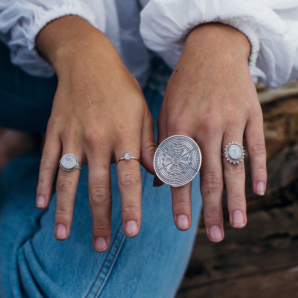 Cincin Bahan Sterling Silver 925 Hias Moonstone Gaya Punk Untuk Wanita Ccc32