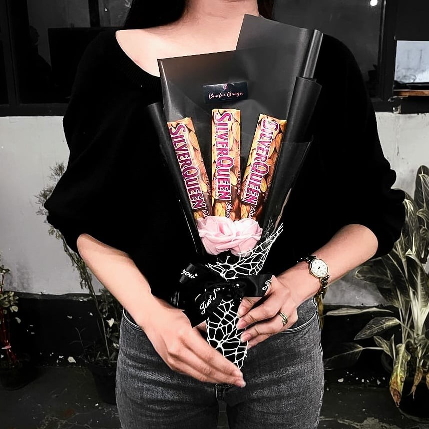 Buket Coklat Murah Bunga Mawar Artificial Snack Silverqueen Dried Flowers Bouquet Hampers Souvenir G