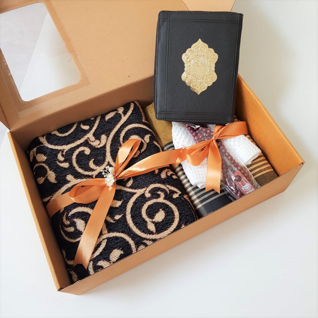 [6IN1SLETING] HAMPERS LEBARAN KADO COWOK PAKET 6IN1 HAMPERS SAJADAH ALQURAN TASBIH SARUNG PECI BROS KADO HADIAH ULANGTAHUN GURU Hampers Lebaran/ Hampers Ramadhan