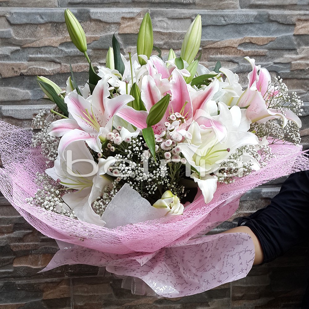 Hand Bouquet  Fresh Lily Flower Buket Bunga  Tangan Asli 