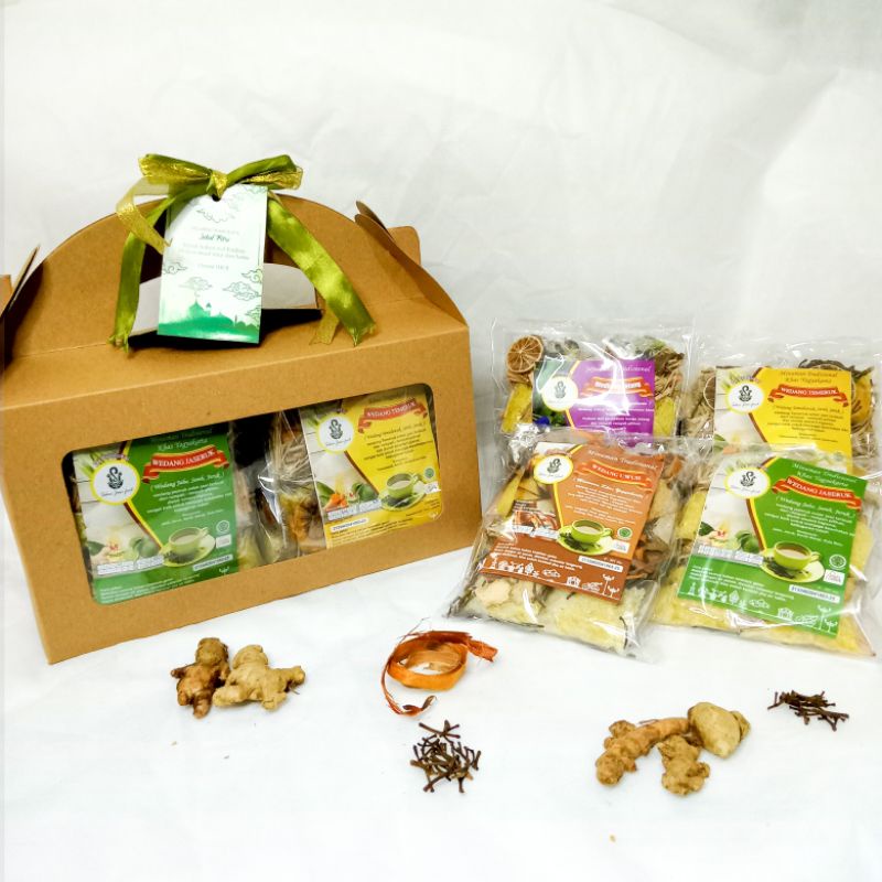 

Sekar Jawi Paket Hampers 03 | Hampers Minuman Tradisional | Hampers Wedang-Wedangan | Wedang Uwuh Jaseruk All varian
