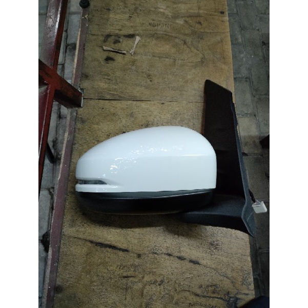 spion Mobilio type E tahun 2016 sampai 2021 kanan