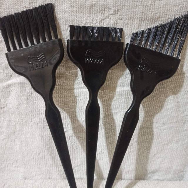 Sisir / Kuas Cat / Semir Rambut Wella