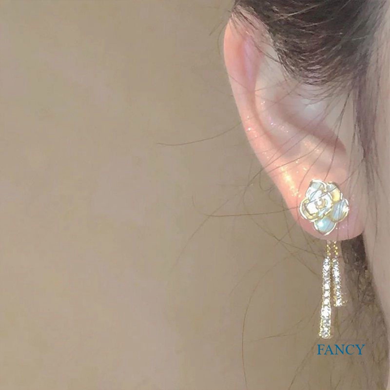 Anting Gantung Panjang Tusuk Silver S925 Gaya Retro Motif Bunga Camellia Aksen Mutiara + Rumbai Untuk Wanita