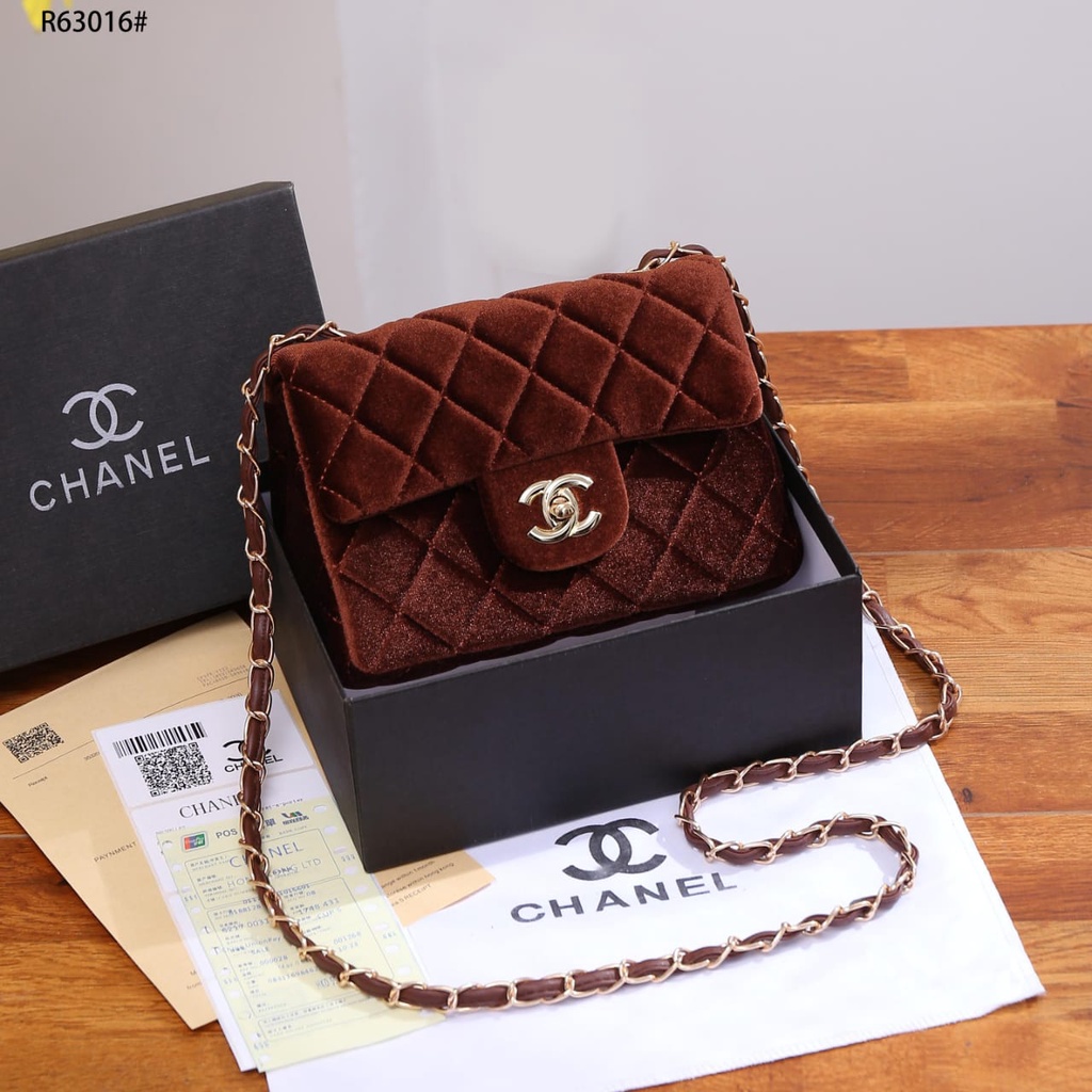 Ch Velvet Classic Gold Hardware Flap Bag R63016