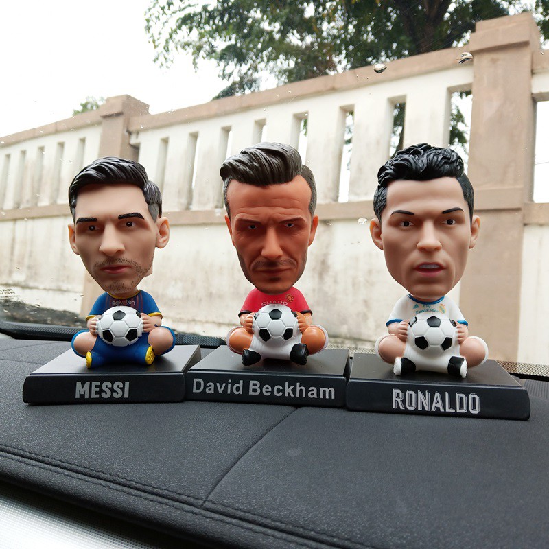 RONALDO MESSI DAVID BECKHAM Figure Miniatur Pajangan Mobil Stand Goyang Kepala Shacking Head Toy