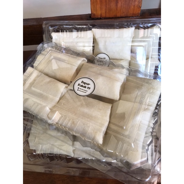 

Kalamanis - Piscok Lumer Frozen/ Piscok bantal/ Pisang gulung coklat