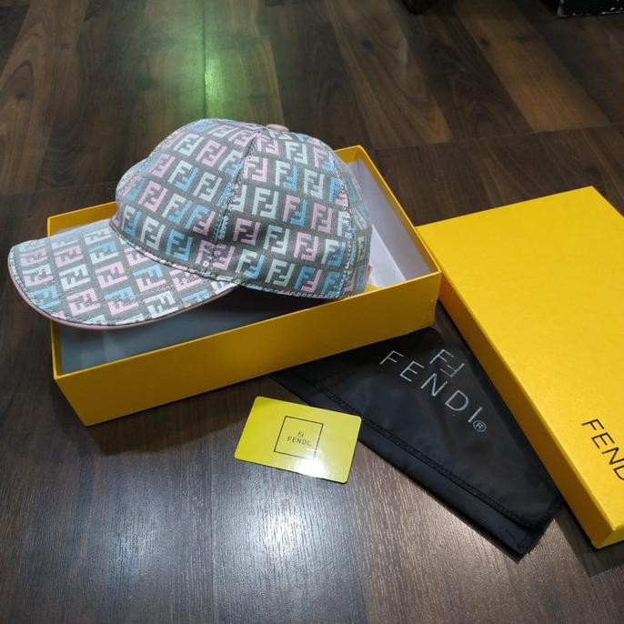 Mantap Topi Fashion Pria Branded Fendi Diskon