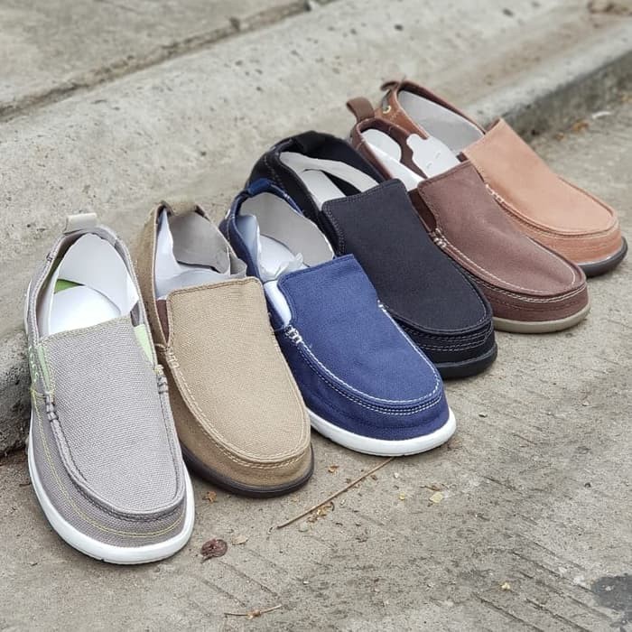 Y53L4 Sepatu Pria Casual Slip On  Suede Terlaris   Sepatu Crocs Walu Men - Hitam, 40