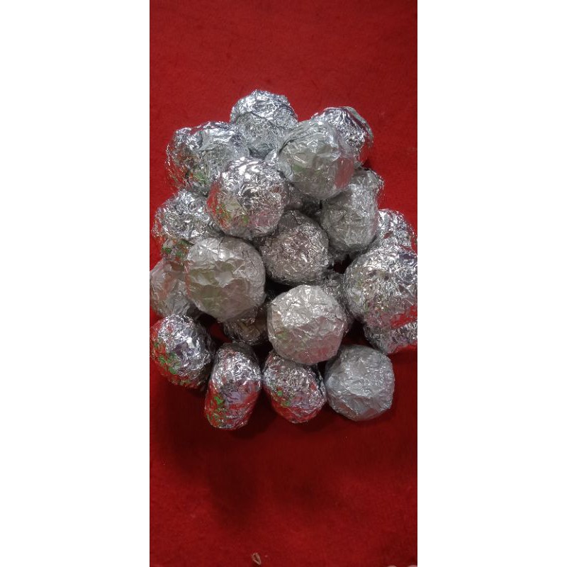 

Bawang putih hitam fermentasi (black garlic)