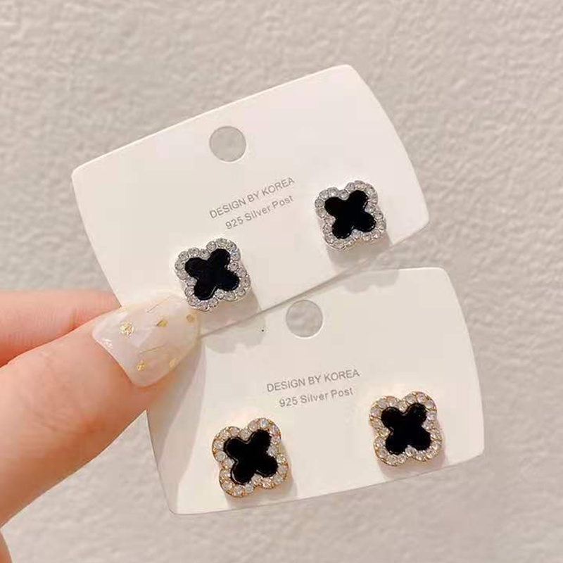 Anting Tusuk Bentuk Clover Kecil Warna Hitam Gaya Korea Untuk Wanita