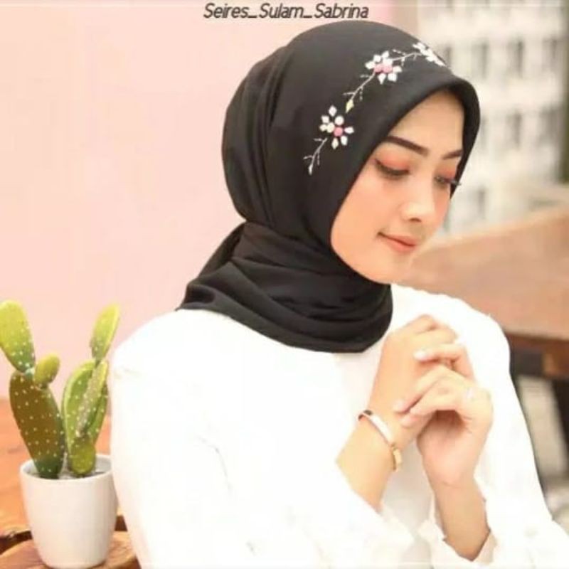 segiempat sulam Sabrina jilbab hijab kerudung polycatton sulam tangan sulam mahkota termurah