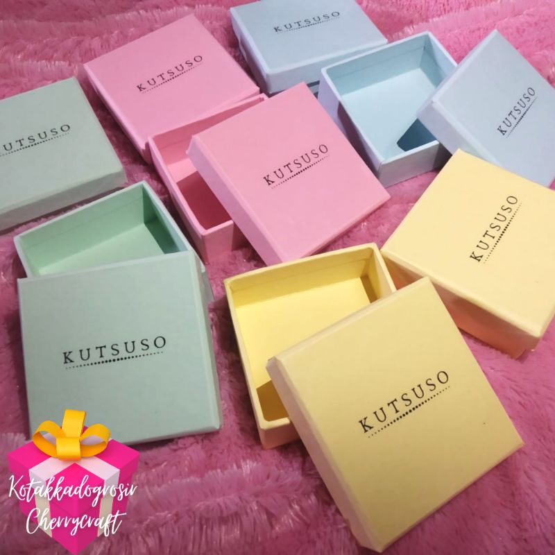 

Box Paking size 10x10x3cm colourfull so cute