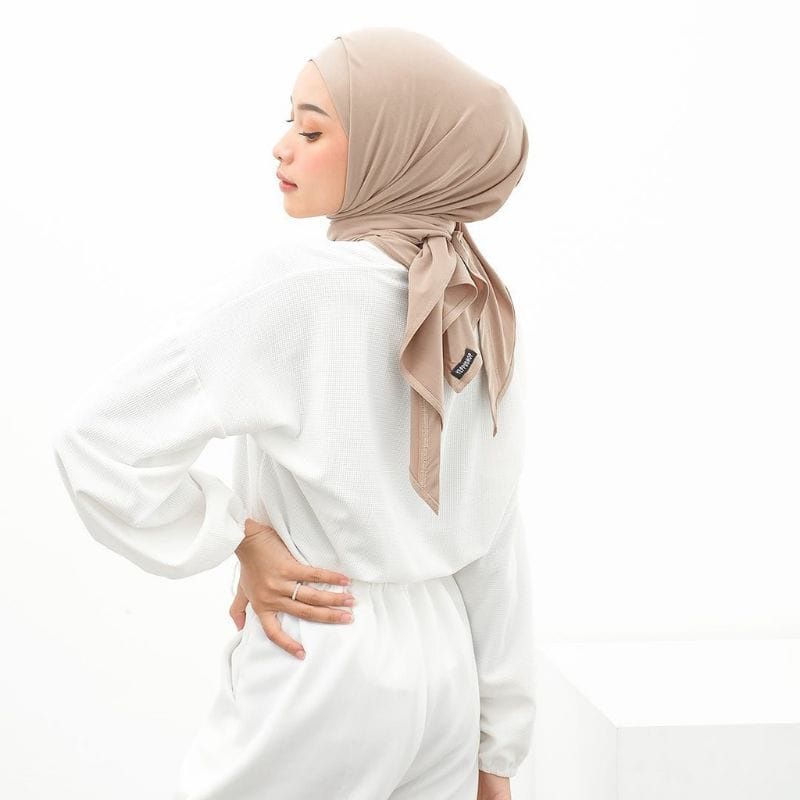 Jilbab Segitiga Instan Jersey Dewasa Terbaru Termurah / Alody's Collection