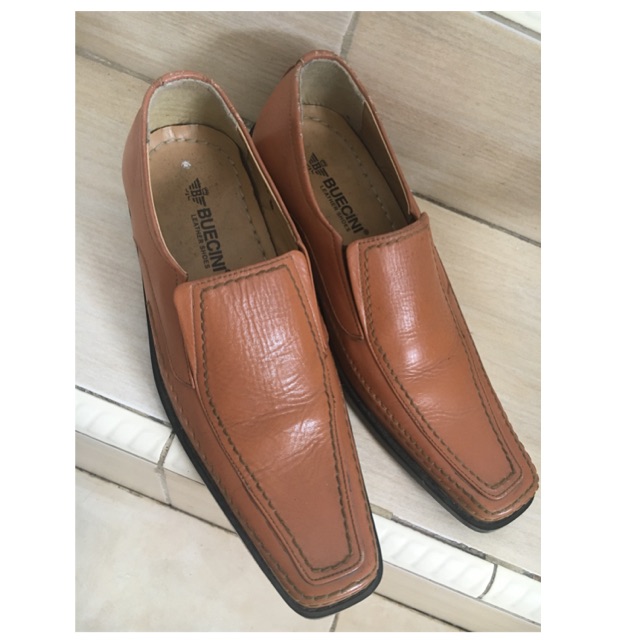 Preloved Sepatu Kulit Coklat size 38