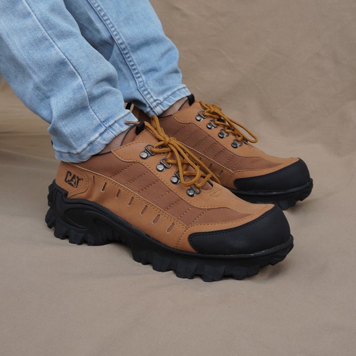 Sepatu Pria Boots Safety Caterpillar Buldozer Sepatu Septi Boot Ujung Besi Kerja Outdoor Tracking