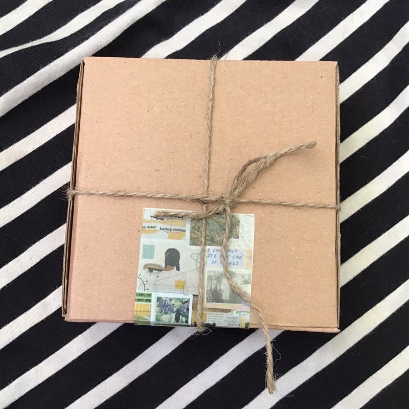 

gift box kotak kardus hampers sticker aestetik