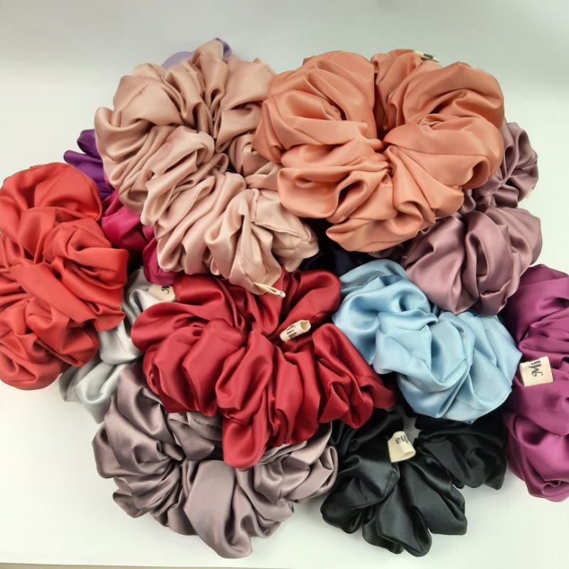 WMS SH 02 REAL PICT SIZE BESAR SCRUNCHIE HIJAB PREMIUM BAHAN SATIN BERVOLUME CANTIK BANGET BANYAK VARIAN WARNA by MIKHA