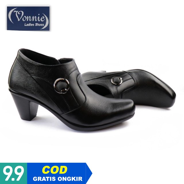 Sepatu Boots Wanita Vonnie CA180 hitam Tinggi Hak 7cm Kulit Asli