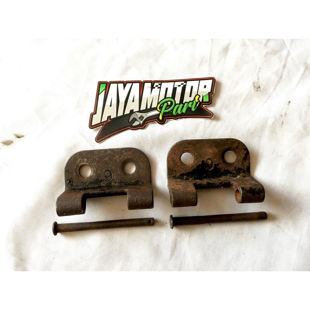 BRACKET BREKET ENGSEL JOK SADEL YAMAHA V75 V80 DT100 DT 100 DT125 DT 125 RS100 RS 100 ORIGINAL SECON