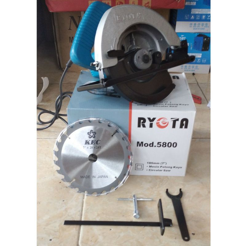 Mesin gergaji kayu 7in ryota circular saw 700watt