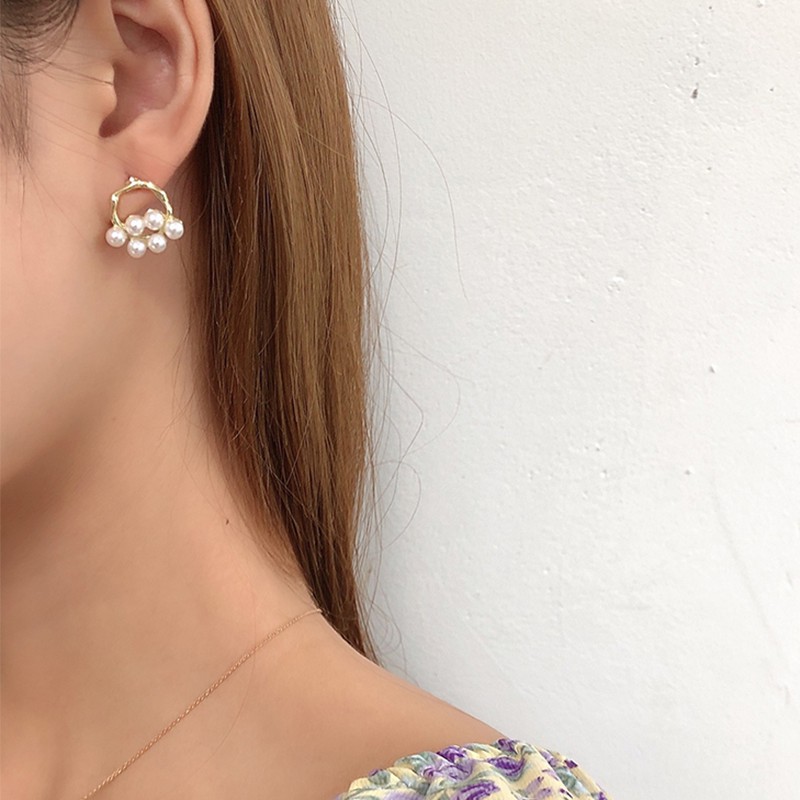 Anting Tusuk Mutiara simple Elegan Untuk Wanita