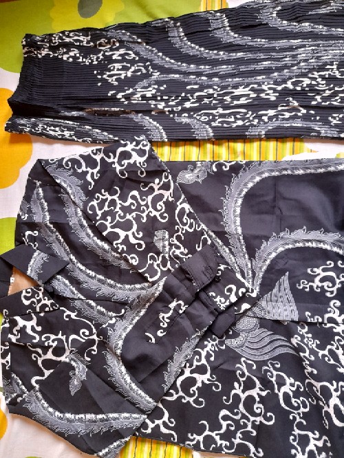 Baju Batik Couple / Batik Pria / Batik Set / Batik Lengan Panjang / Rok Set