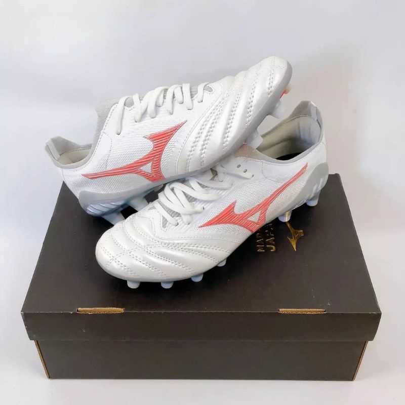 Sepatu Bola Mizuno Morelia Neo 3 Beta Elite White Coral FG