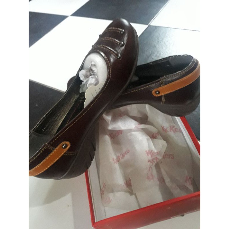 sepatu kickers original