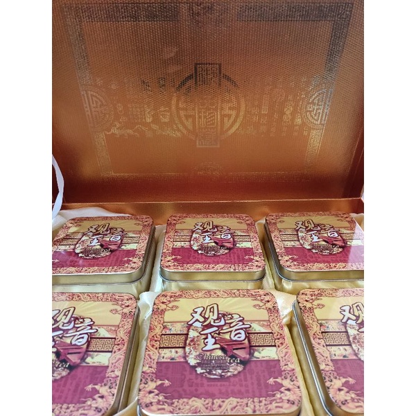 

Teh guan yin wang 铁观音王1 kotak isi 6 kaleng 1 kaleng isi 6pc teh / teh Guan yin / Guan yin wang / teh