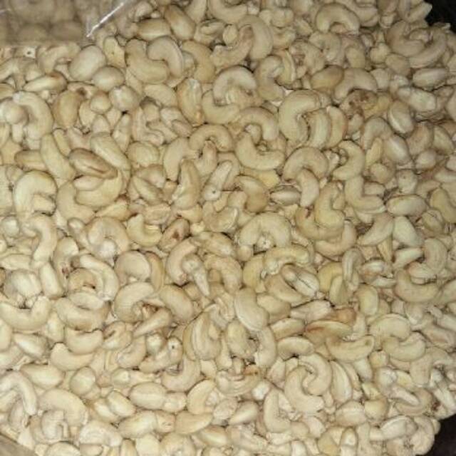 

Kacang mede/mete mentah biasa