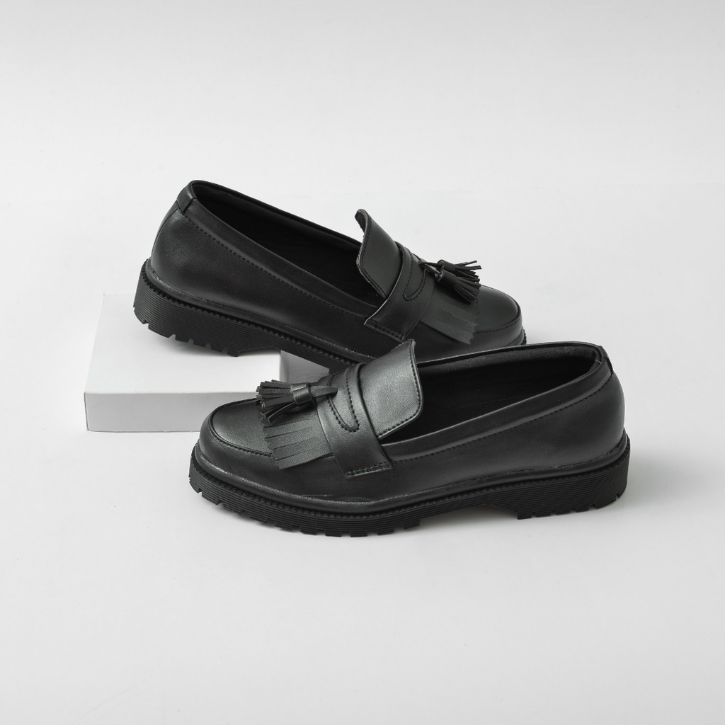 Xcloud x LikeProject Sepatu SlipOn Docmart Casual Wanita BIANCA Black