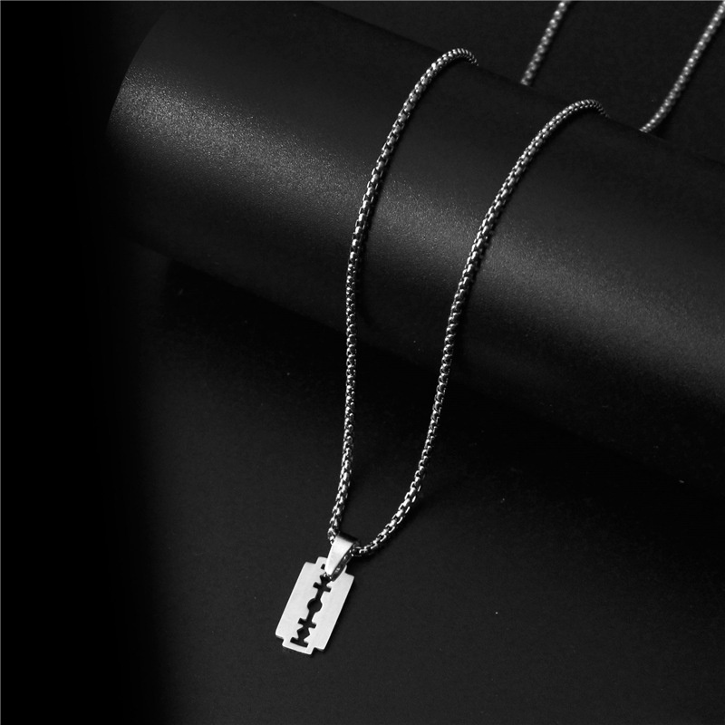 Eropa hip hop pisau stainless steel kalung pria dan wanita tren unik liontin pasang disco melompat S