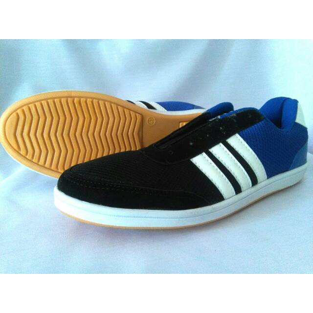 Sepatu voly badminton adidas neo