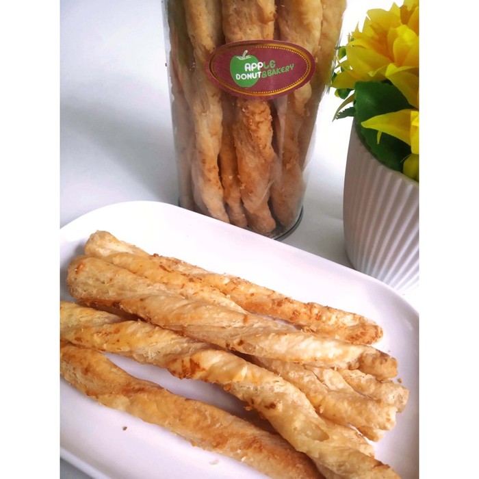 

Kue Cheese Stick Premium/Kue Kering Keju Stik-Apple Donut