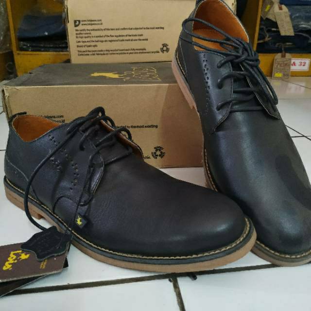 Sepatu boots kulit lois original