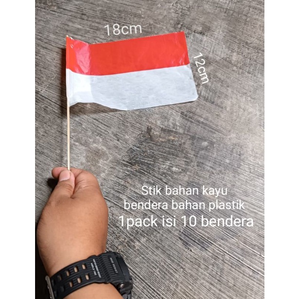 BAHAN KAYU + PLASTIK ISI 10 BENDERA TANGAN / PAWAI ANTI AIR