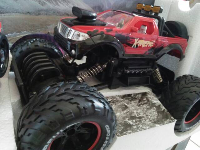 MAINAN REMOT CONTROL 4X4 ROCK CRAWLER 1:12