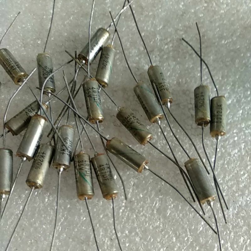 KAPASITOR 4.7 UF 35V