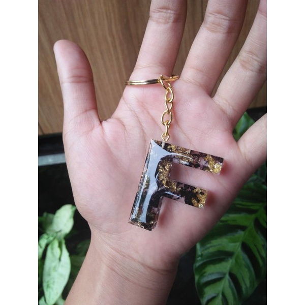 Resin keychain Abjad abc alphabet Gantungan kunci custom nama initial nama Custom resin keychain cus