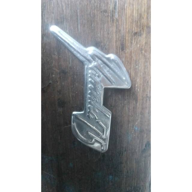 Emblem sayap yamaha v75