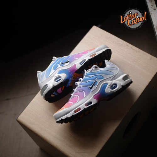 nike air max plus cotton candy