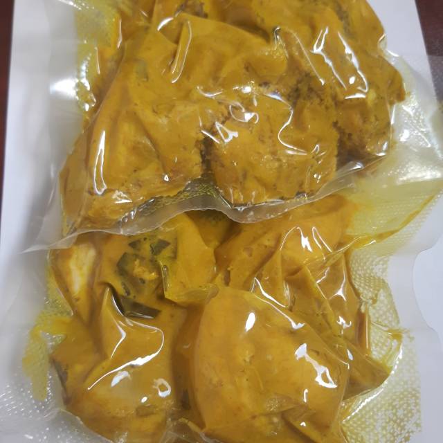 

Ayam bumbu kuning (ungkep)