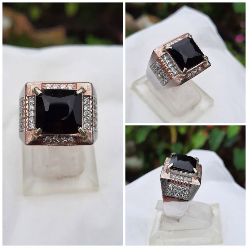 Natural batu satam cutting emerald