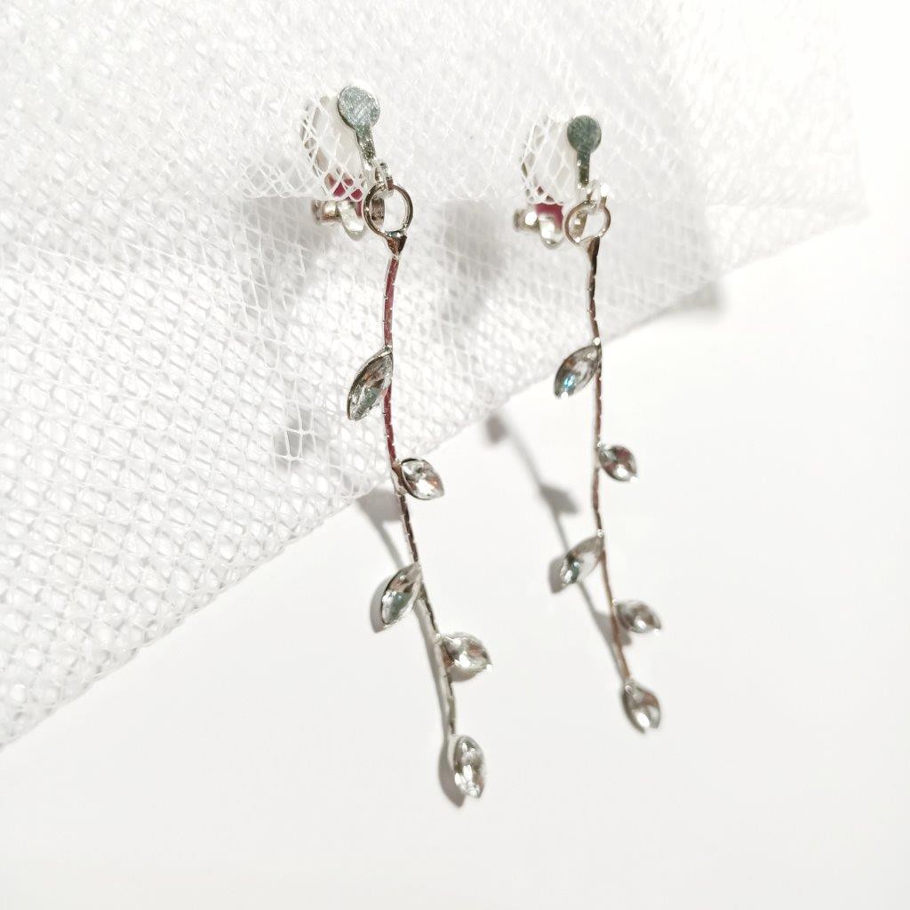 [YOMY] Anting Jepit Panjang Ala Korea Bentuk Daun Warna Silver