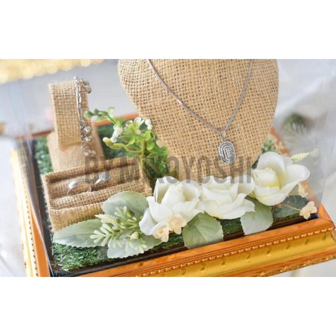 

AKSESORIS PERNIKAHAN SET SESERAHAN TEMPAT MAHAR DISPLAY CINCIN KALUNG GELANG PERLENGKAPAN PESTA CRAFT