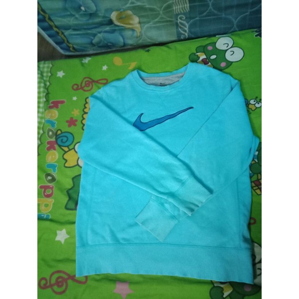 crewneck nike center second